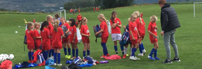 Stoppen SK Fotballskole for jenter 2020